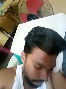 LUSTBOY4321 online show from April 19, 7:38 pm