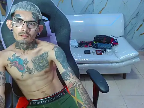 Boy tatto77 online show from February 12, 7:42 pm