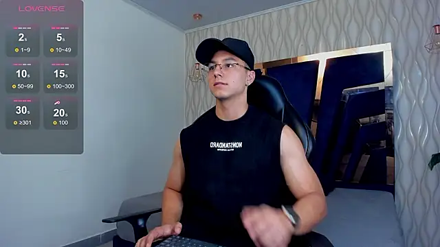 Noah Clarkk online show from March 13, 5:41 pm