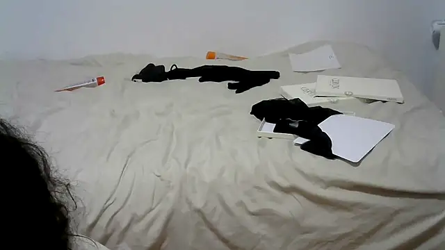 Gwenette66 online show from December 18, 11:23 pm