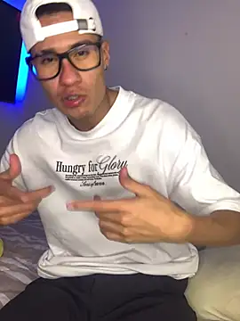 Latin Paisa Boy online show from January 10, 2:50 am