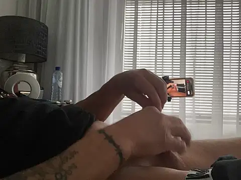 friemeldepiemel online show from February 13, 2:33 pm