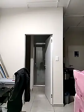 Bra-G online show from February 4, 5:30 pm