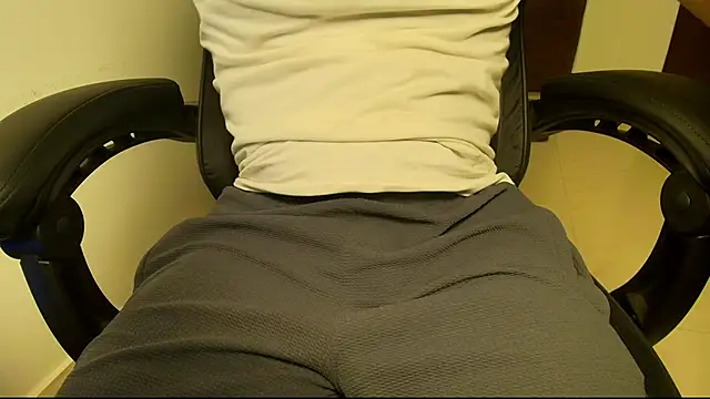 KneelForAlpha online show from March 9, 8:14 pm