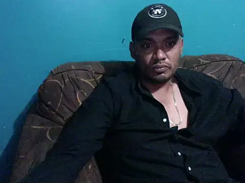 latinomoreno95 online show from February 26, 1:07 am