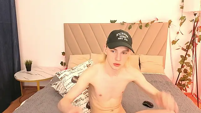 lucidangelok1 online show from May 27, 6:27 pm