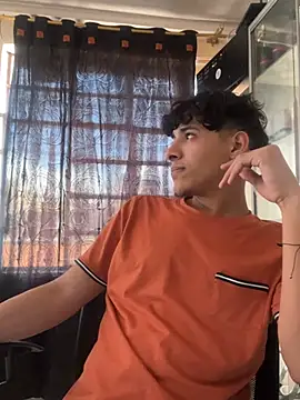 MaxStar26 online show from January 18, 8:00 pm