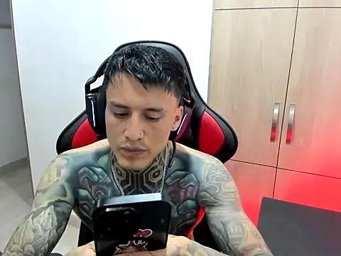 Chrissblack online show from March 29, 4:01 am