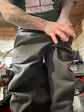 WIDBIGWHITECOCK online show from February 15, 5:35 am