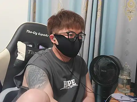 GaryWong02 online show from February 6, 1:41 pm