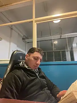 allee2206 online show from March 28, 9:59 pm