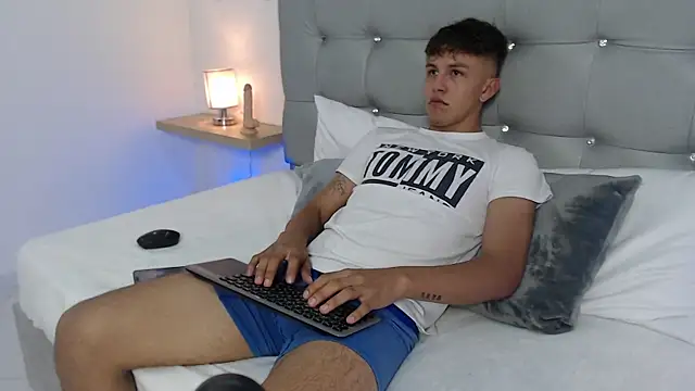 johnny blake  online show from February 19, 8:16 pm