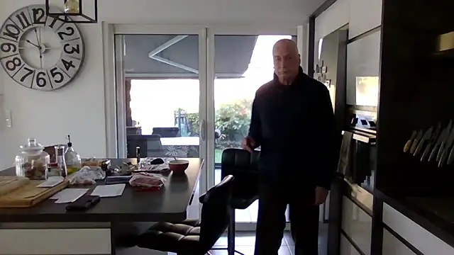 Helinetrav online show from February 25, 8:59 am