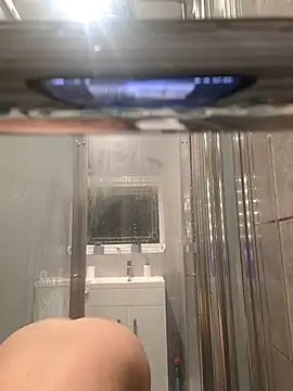 justenjoyingurcompany online show from January 14, 6:18 am