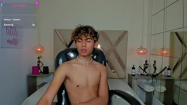 Anyelo Twink online show from June 20, 9:25 am