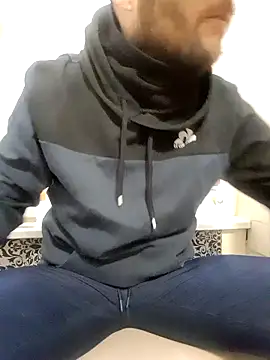 80julien online show from February 6, 10:12 am