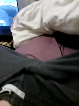 Hertsguy1984 online show from February 4, 11:55 pm