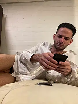 gatoquiles online show from February 18, 4:21 am