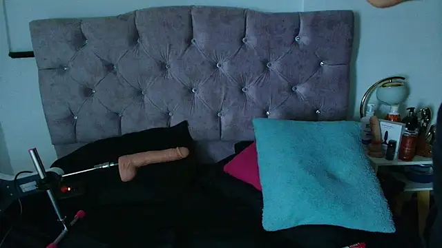 Ethan Briggs  online show from March 20, 3:54 am