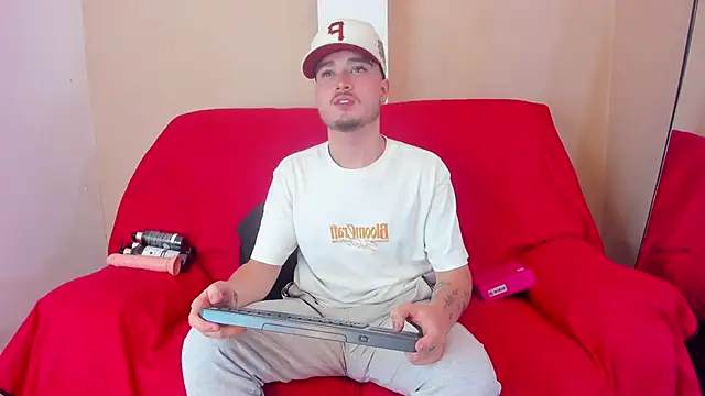 Salvattore Muller online show from April 9, 5:41 pm