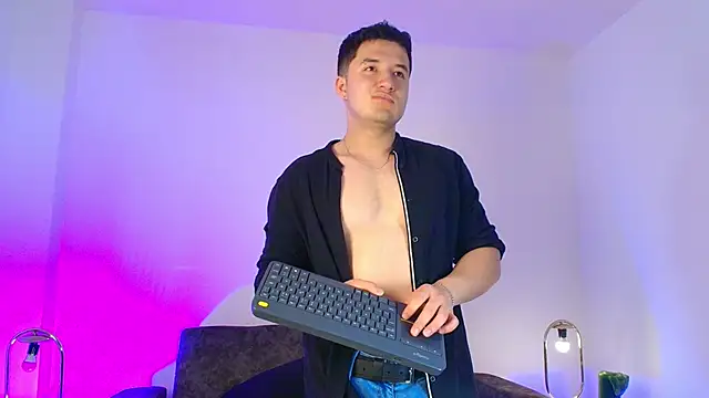 Alexander Connor online show from March 7, 12:25 pm