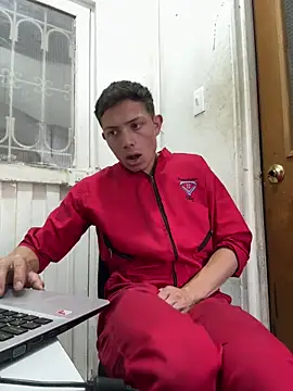 santiObrero online show from April 1, 8:28 pm