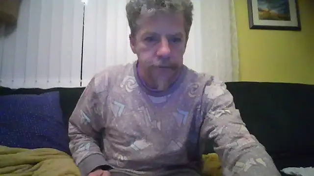 Snapshot of chiichii23 chatting on January 24, 12:42 am chiichii23 online show from January 24, 12:42 am