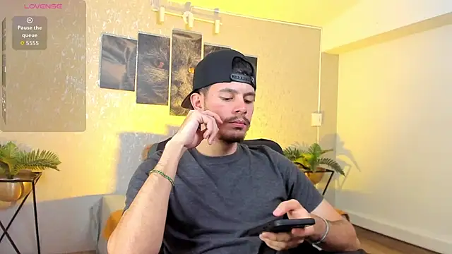 Nils saintt online show from February 7, 3:57 am