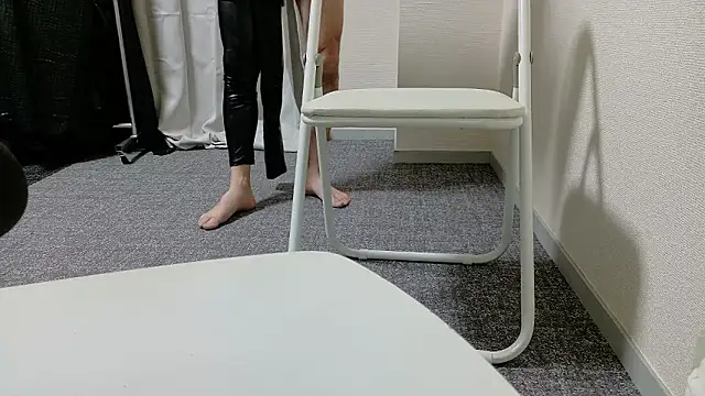 kyuleather online show from March 17, 10:40 am