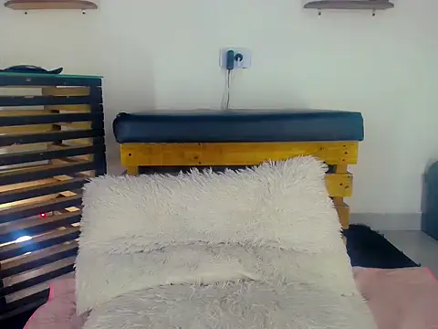 Tatoo Noah online show from March 21, 1:26 pm