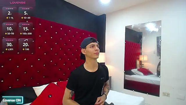 Logan Woods online show from February 3, 9:42 pm