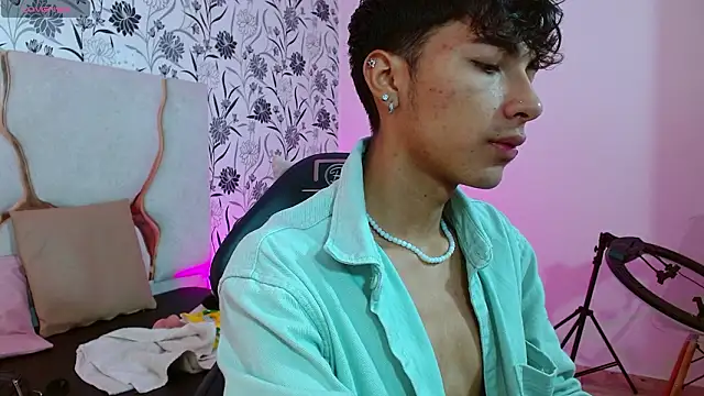 osamu tay online show from February 14, 11:38 am