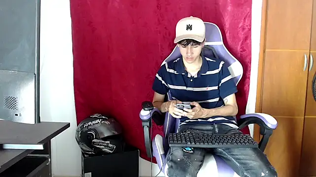 Johnny cagee  online show from March 1, 12:10 am