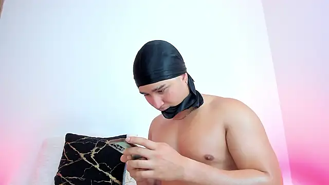 Axel nova online show from March 8, 1:48 pm