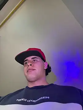 Maximuz1920 online show from April 4, 8:39 pm