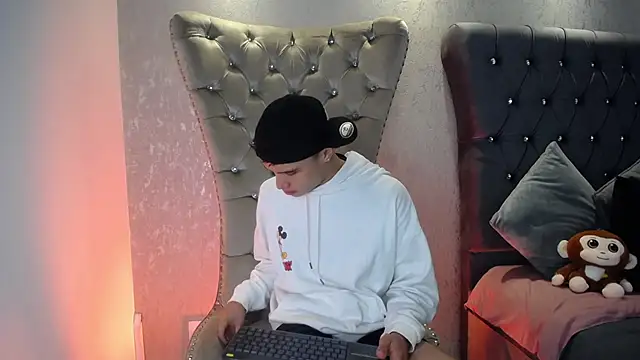 Dominik Souza online show from March 25, 8:13 pm