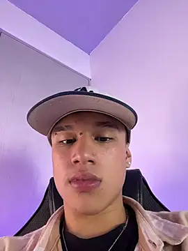 Dominik Souza online show from April 8, 8:50 pm