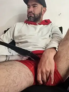 hairyandbigmann online show from March 13, 7:20 pm