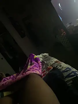 Hazelnuts29 online show from April 3, 4:31 am