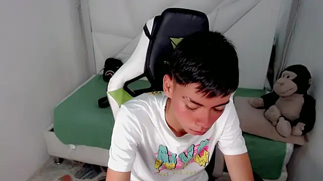 Liarr  online show from February 3, 8:14 pm