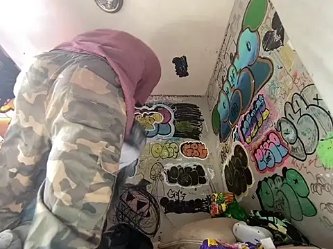 gothboiplzty online show from May 31, 9:27 pm