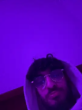 benisssss online show from March 17, 10:45 pm