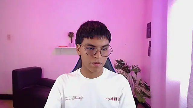 Maecum18 online show from April 1, 9:12 pm