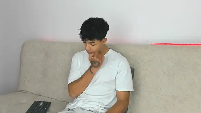  Alex Colton online show from April 1, 10:07 pm