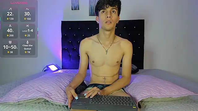 axxxel twink online show from February 27, 3:40 am