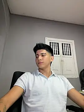 Thiago Olsen online show from February 3, 6:40 am