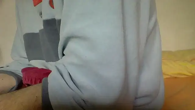 AlexRue online show from April 30, 5:09 pm