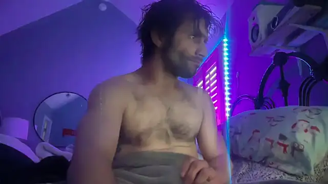 TrndSettr online show from April 13, 9:04 pm