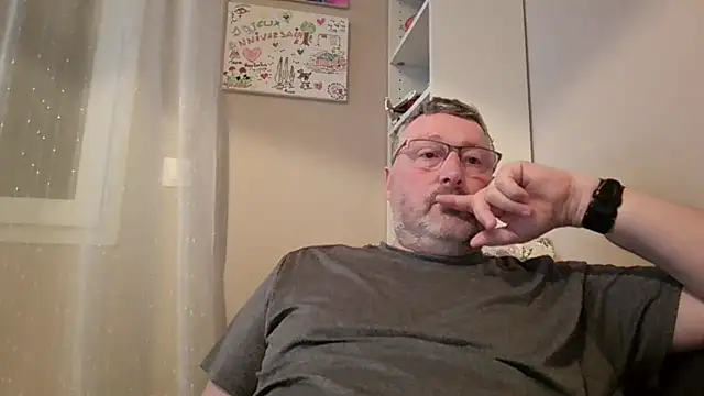 doudou310 online show from April 2, 3:37 am