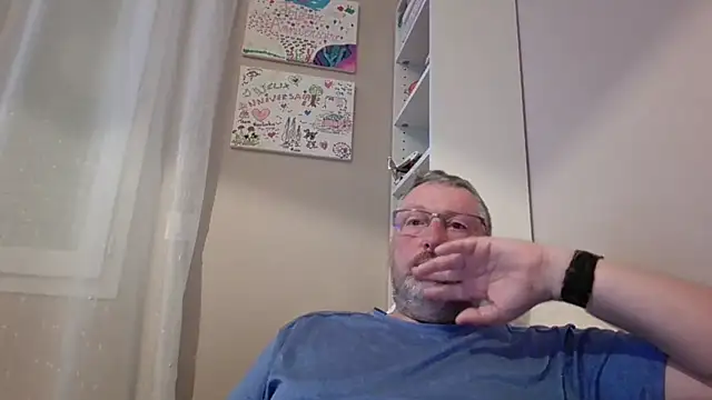 doudou310 online show from April 16, 3:28 am